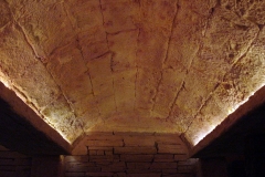 Mediterrane Steinwand als Gewölbe