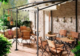 Steinwand-mediterran-Florina-Terrasse