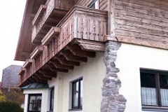 Steinwand an der Fassade