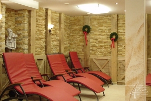 Wellness-Steinwand