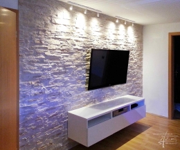 Fernsehwand