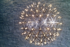 Steinwand und Licht