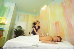Massageraum mit Plexigläser