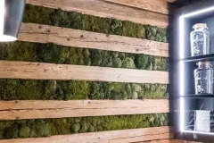 Kombination Holz und Moos