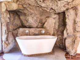 Felsen und Badewanne