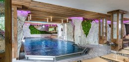 Felswand im Spa