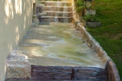 Bachgestaltung am Beton