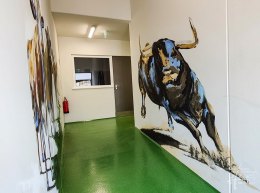 Gemalter Stier